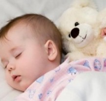 Почему ребенок 4-8 месяцев плохо засыпает: скачок в развитии 